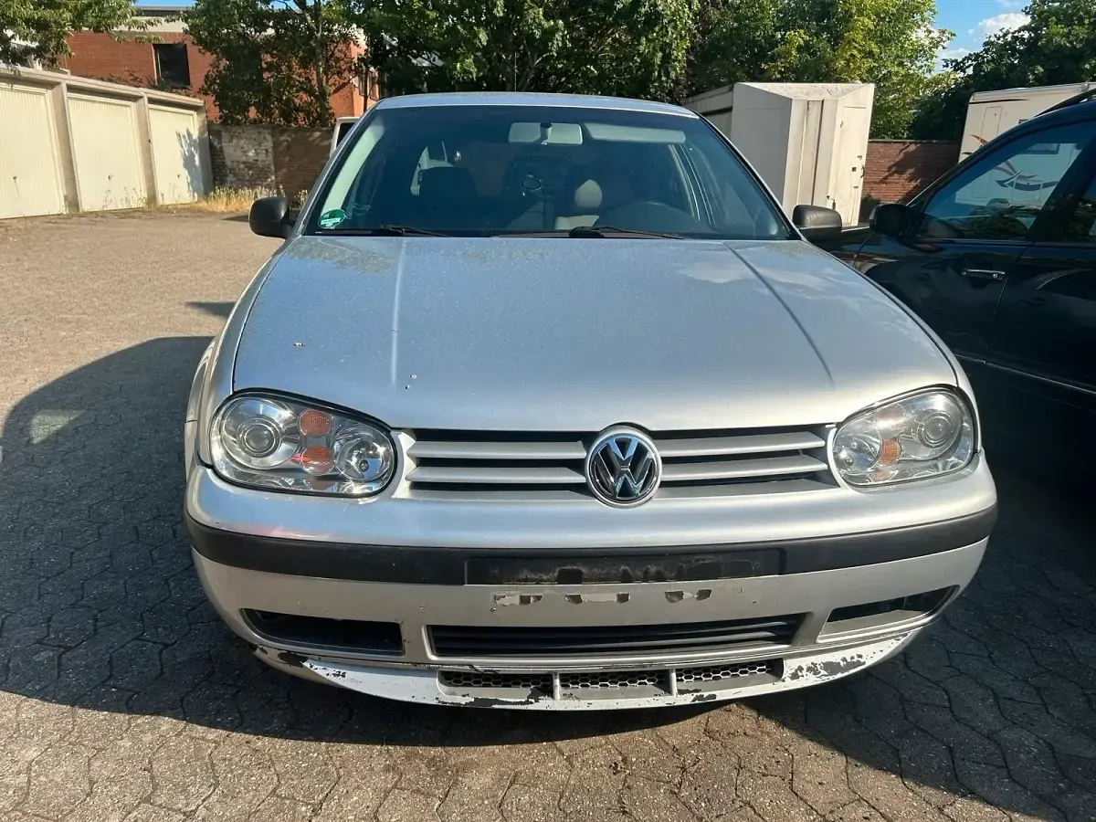 Gebraucht VW Golf IV 116 PS (85 kW) 2001 Silber Limousine
