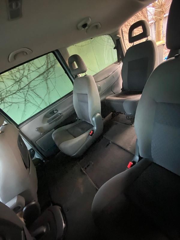 Gebraucht Ford Galaxy 150 PS (110 kW) 2005 Silber Van / Kleinbus