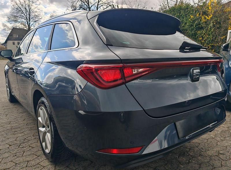 Gebraucht Seat Leon Style 150 PS (110 kW) 2023 Grau Limousine