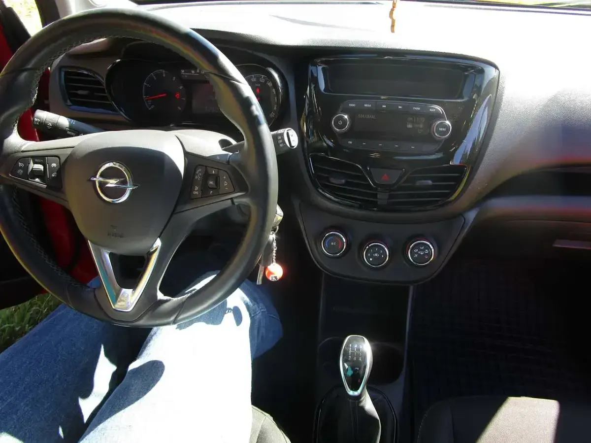 Gebraucht Opel Karl 75 PS (55 kW) 2017 Rot Kleinwagen