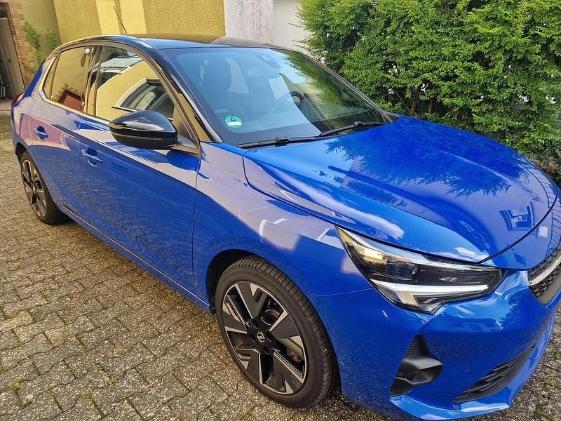 Blau Gebraucht 2021 Opel Corsa-e Ultimate Kleinwagen | 16.900 € (Teuer) - Bild 1/4
