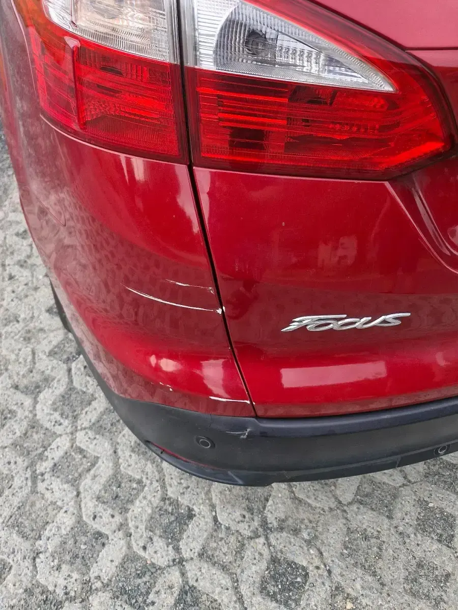 Gebraucht Ford Focus 184 PS (135 kW) 2015 Rot Kombi