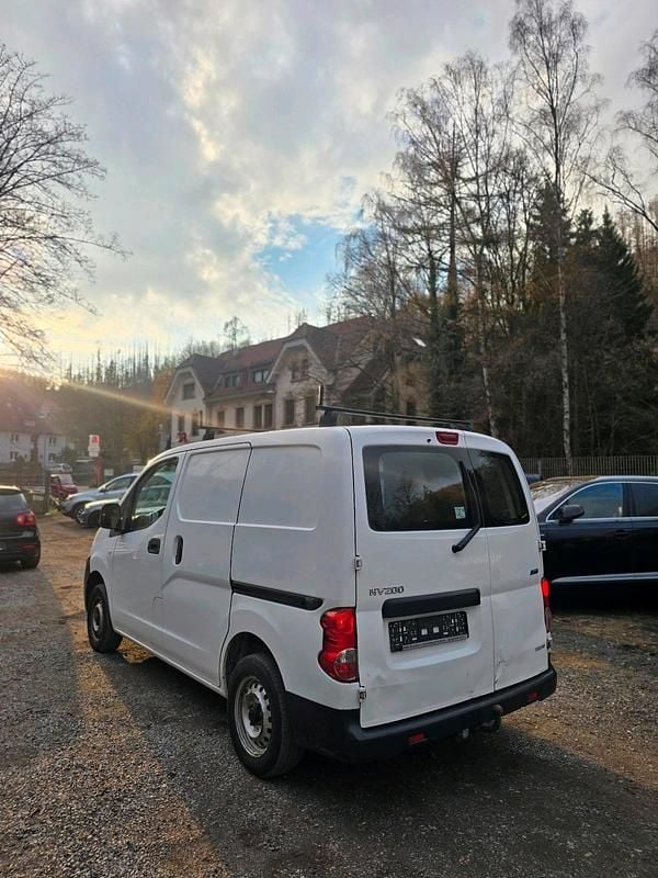 Gebraucht Nissan NV200 105 PS (77 kW) 2011 Weiß Van / Kleinbus