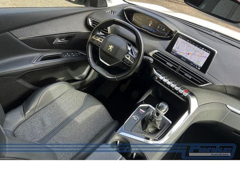 Gebraucht Peugeot 5008 Allure 131 PS (96 kW) 2020 Weiß Van / Kleinbus