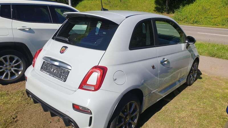 Gebraucht Abarth 595 145 PS (106 kW) 2022 Colore esterno (campovolo grau) Kleinwagen