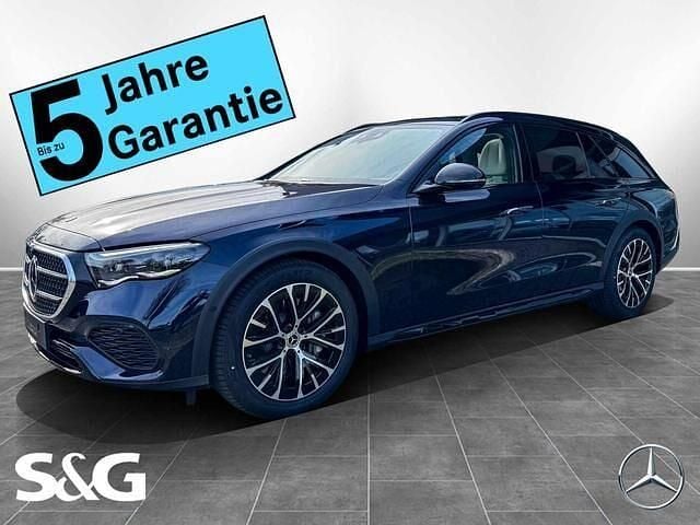 Metalliclack nautikblau Gebraucht 2025 Mercedes E220 Avantgarde Kombi | 78.299 € - Bild 1/4