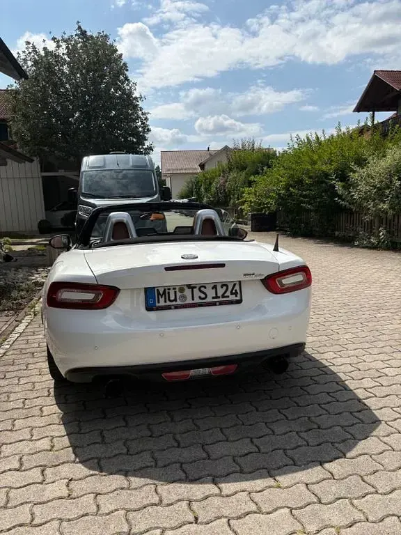 Gebraucht Fiat 124 Spider Lusso 140 PS (102 kW) 2019 Weiß Cabrio