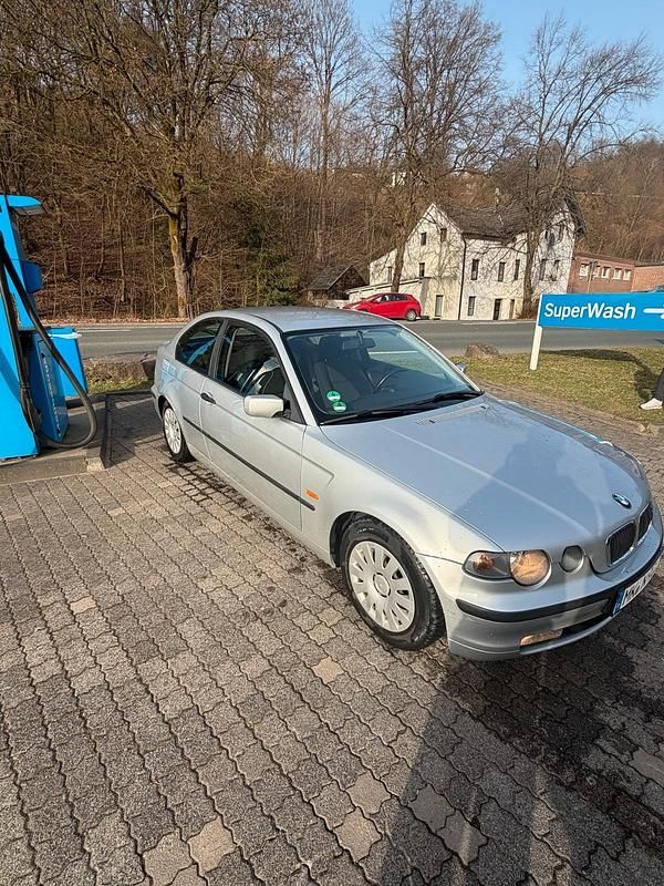 Gebraucht BMW 316 116 PS (85 kW) 2002 Silber Coupé
