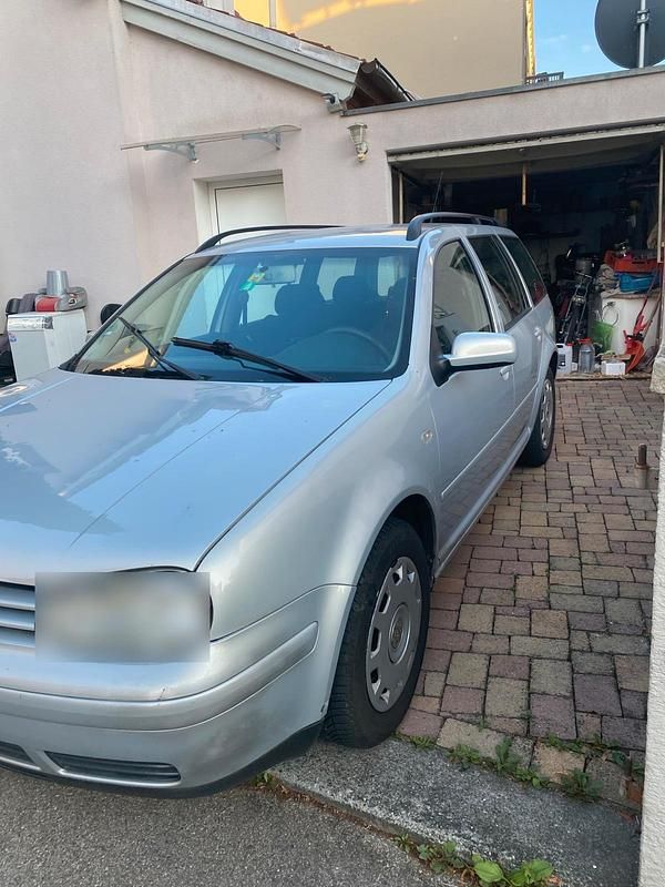 Silber Gebraucht 1999 VW Golf IV Kombi | 1.990 € (Etwas zu teuer) - Bild 1/4