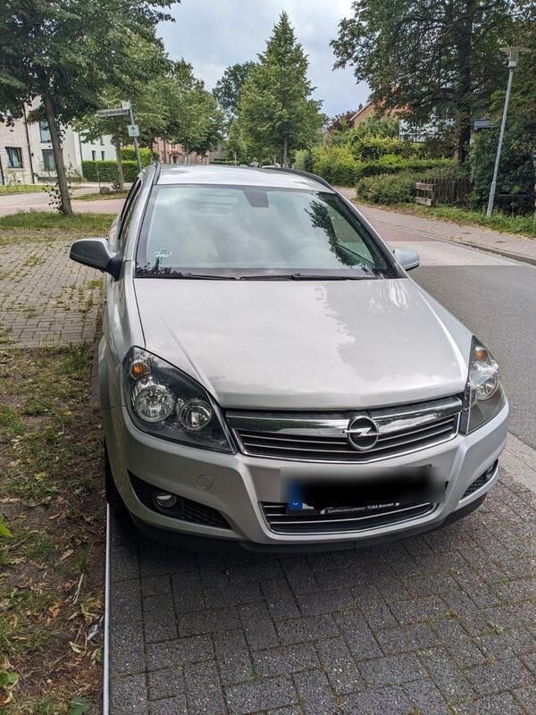 Silber Gebraucht 2010 Opel Astra Edition Kombi | 5.500 € (Etwas zu teuer) - Bild 1/4