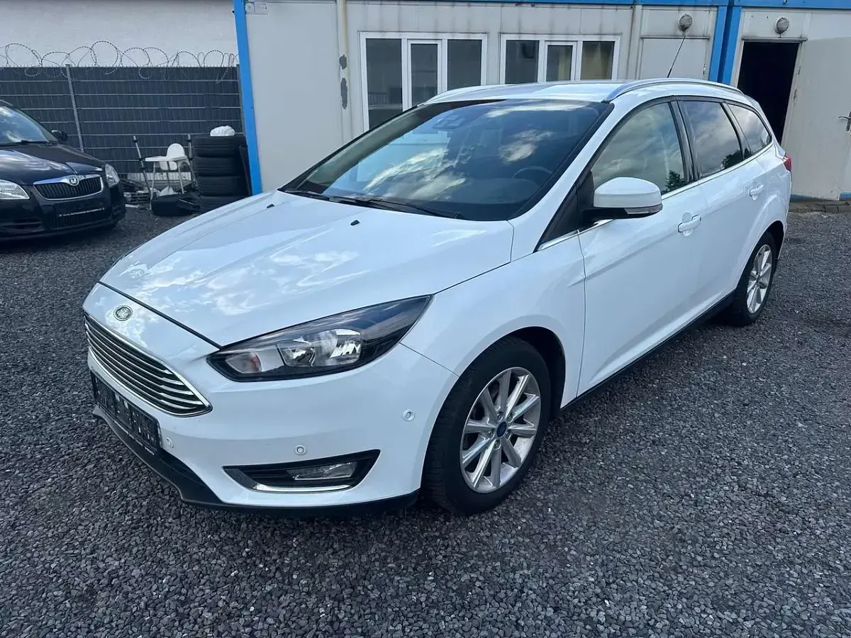 Usata Ford Focus Titanium 120 CV (88 kW) 2015 Bianco Station wagon
