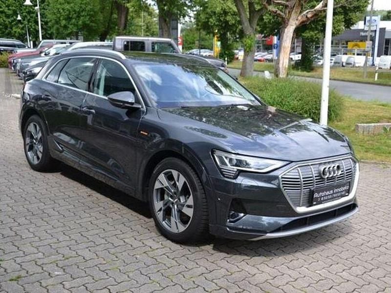 Gebraucht Audi e-tron Advanced 230 kW (313 PS) 2019 Manhattan gray metallic SUV