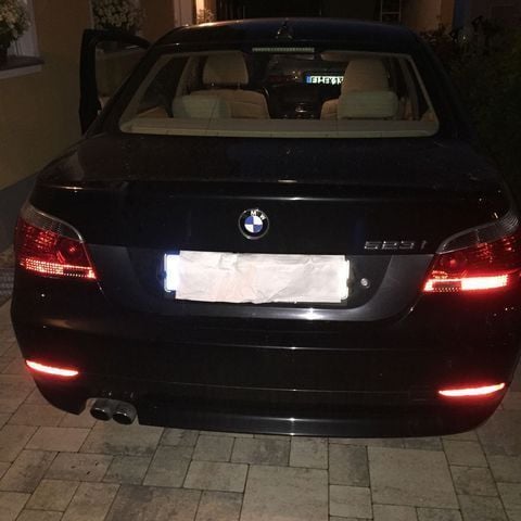 Gebraucht BMW 523 177 PS (130 kW) 2005 Schwarz metallic Limousine