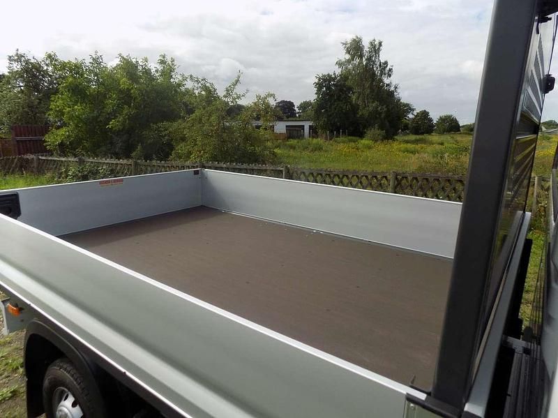 Gebraucht Peugeot Boxer 140 PS (102 kW) 2023 Weiss icy/deckende lackierung Van