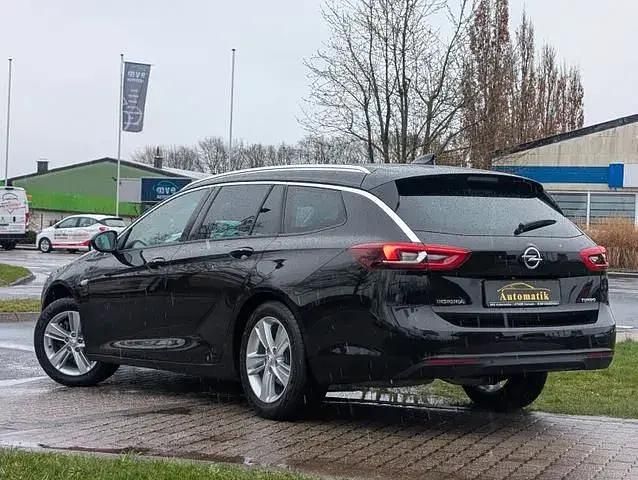 Second-hand Opel Insignia Dynamic 165 CP (121 kW) 2017 Negru Break