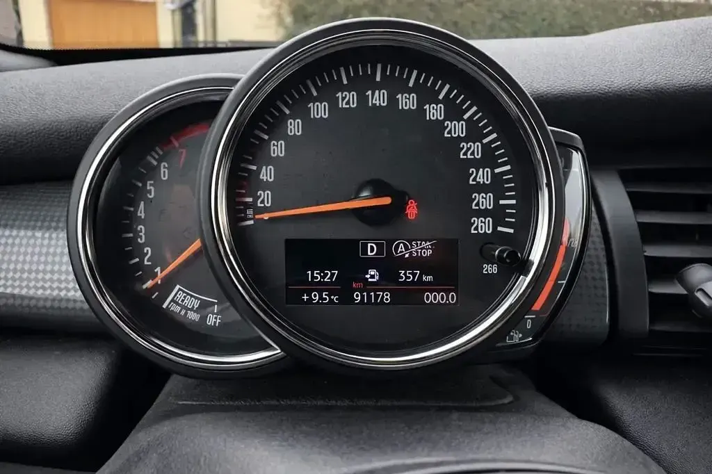 Gebraucht Mini Cooper 136 PS (100 kW) 2018 Weiß Kleinwagen