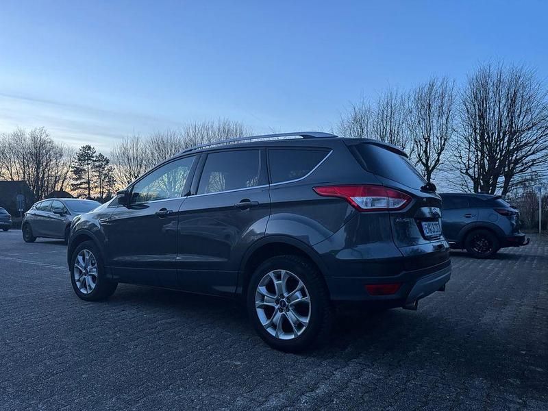 Gebraucht Ford Kuga Titanium 150 PS (110 kW) 2015 Grau SUV