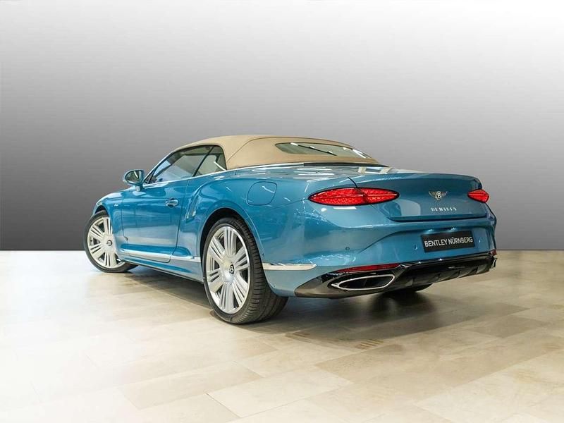 Neu Bentley Azure 680 PS (500 kW) 2026 Blau Cabrio