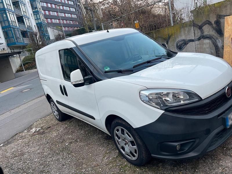 Gebraucht Fiat Doblò 101 PS (74 kW) 2017 Weiß Van / Kleinbus