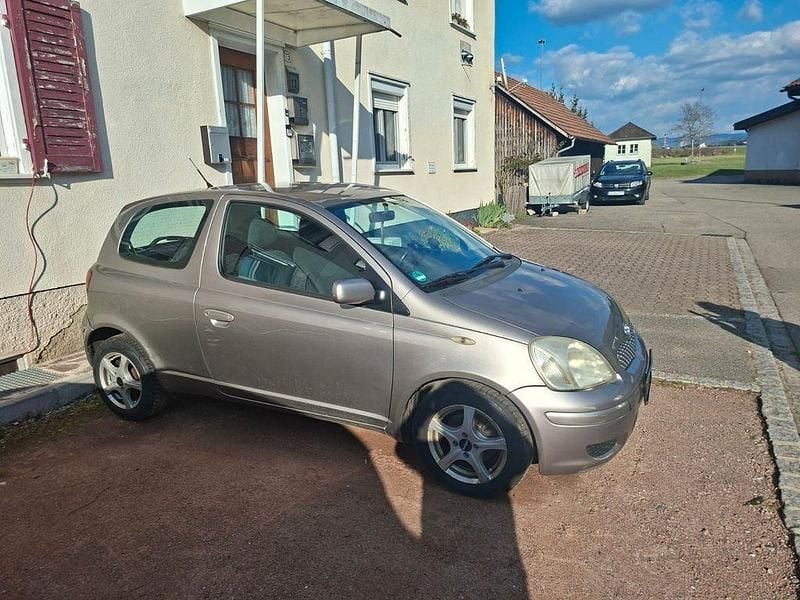 Gebraucht Toyota Yaris Sol 87 PS (63 kW) 2004 Silber Kleinwagen