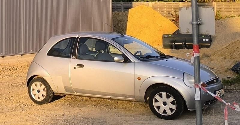 Silber Gebraucht 2005 Ford Ka Kleinwagen | 300 € (Guter Preis) - Bild 1/4