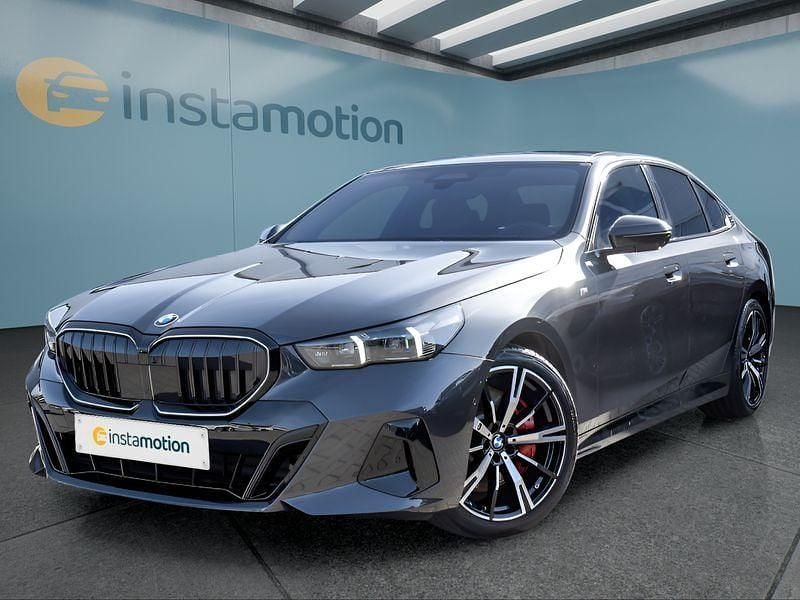 Gebraucht BMW 540 303 PS (222 kW) 2025 Grau Limousine