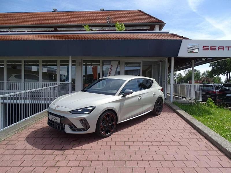 Gebraucht Cupra Leon 150 PS (110 kW) 2024 Taiga grau (metallic) Limousine