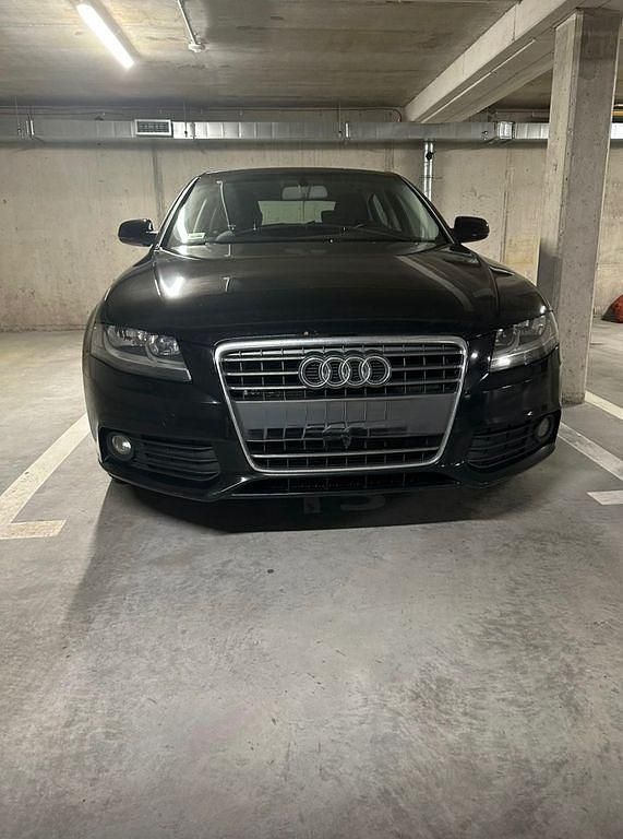 Schwarz Gebraucht 2010 Audi A4 Ambiente Limousine | 6.500 € (Etwas zu teuer) - Bild 1/4