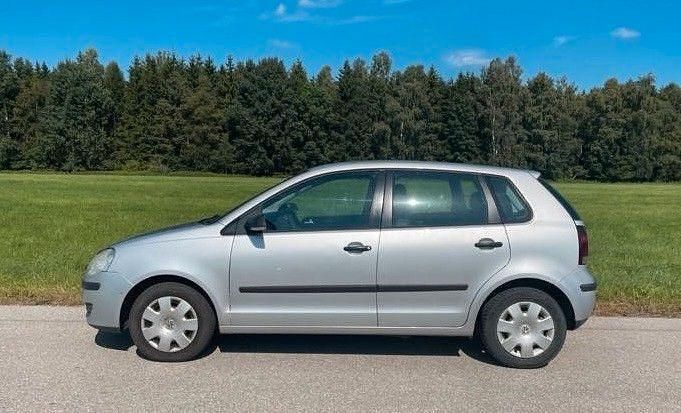 Grau Gebraucht 2006 VW Polo Limousine | 1.350 € (Fairer Preis) - Bild 1/4
