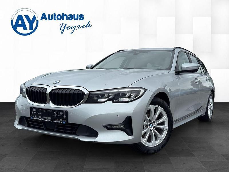 Silber Gebraucht 2020 BMW 318 Advantage Limousine | 18.950 € (Fairer Preis) - Bild 1/4