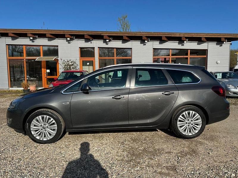 Gebraucht Opel Astra Innovation 110 PS (80 kW) 2011 Grau Limousine