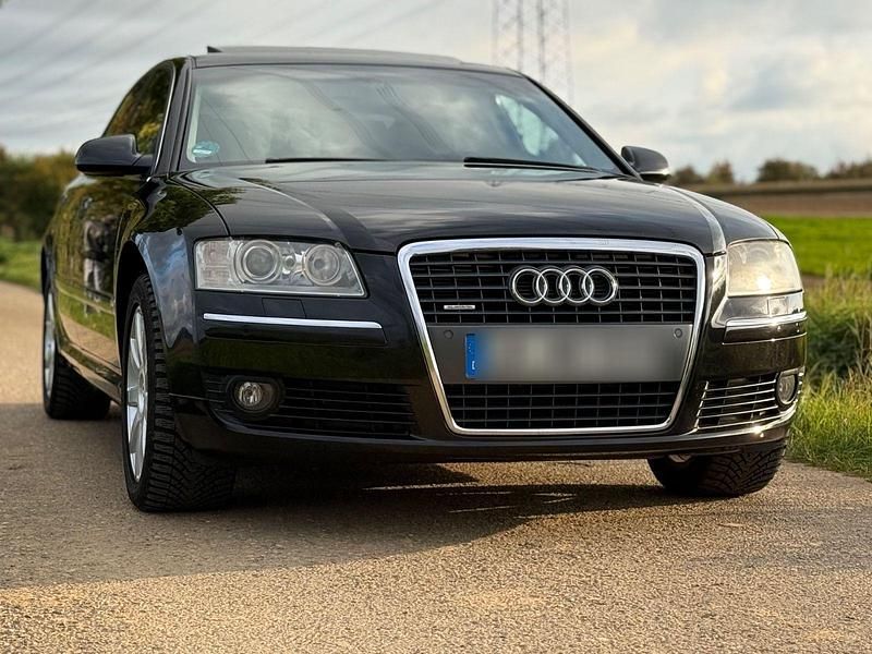 Schwarz Gebraucht 2005 Audi A8 Ambiente Limousine | 7.200 € (Etwas zu teuer) - Bild 1/4