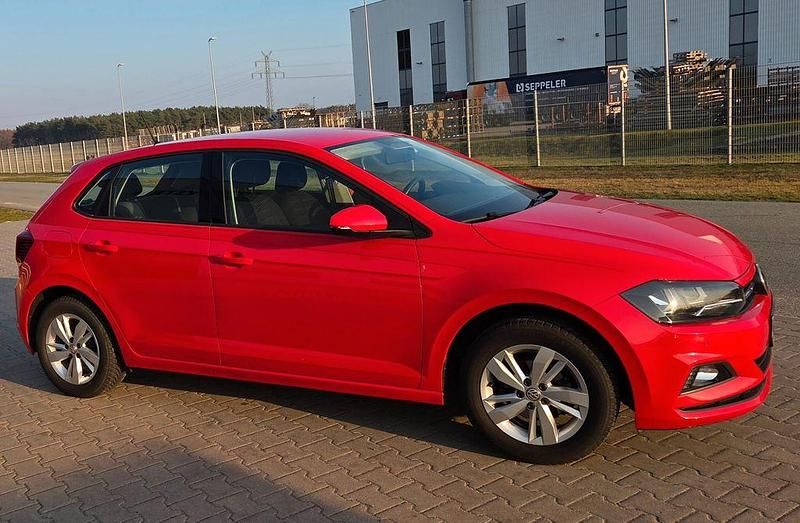 Gebraucht VW Polo Comfortline 75 PS (55 kW) 2018 Rot Kleinwagen