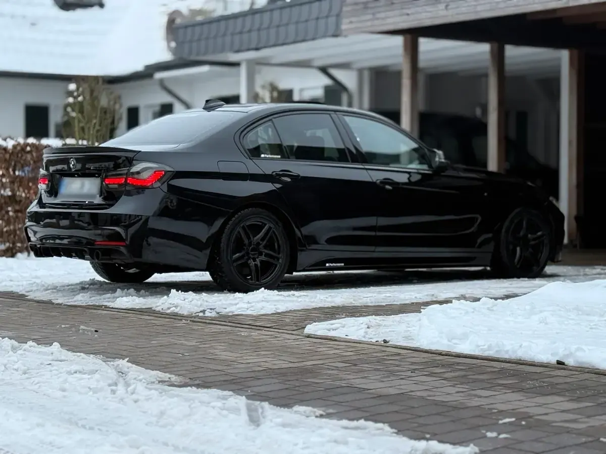 Gebraucht BMW 335 370 PS (272 kW) 2014 Schwarz Limousine