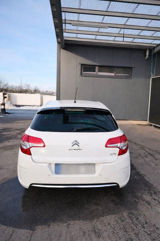 Gebraucht Citroën C4 SELECTION 120 PS (88 kW) 2012 Weiß Limousine