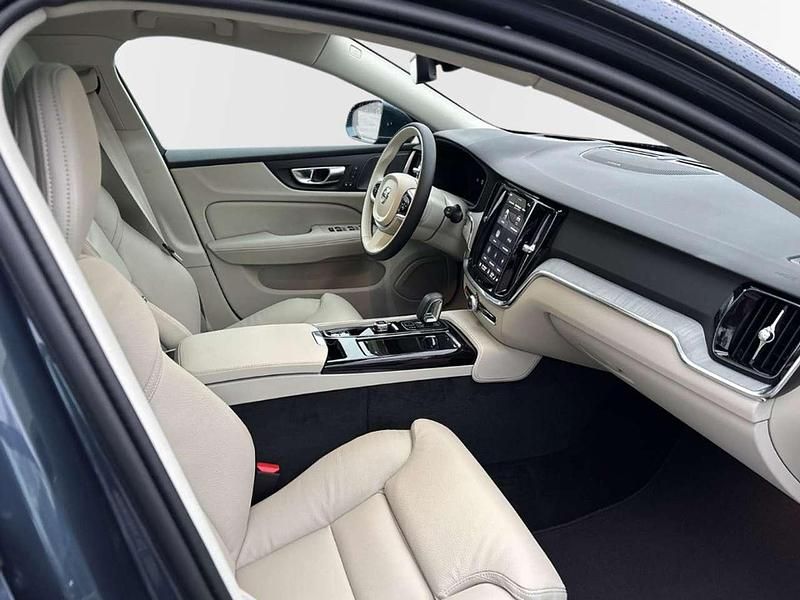 Neu Volvo V60 Plus 398 PS (292 kW) 2025 Metallic (blau Kombi