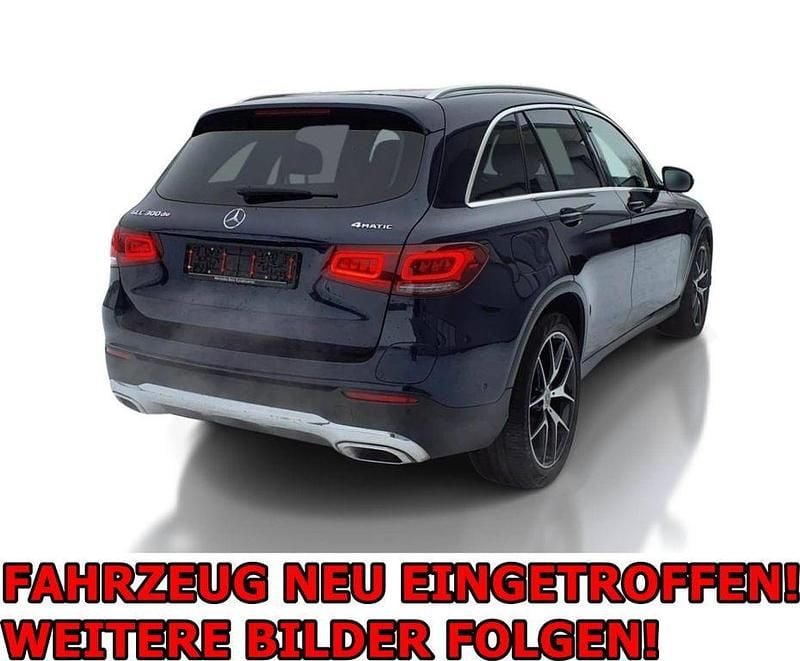Gebraucht Mercedes GLC300 AMG 306 PS (225 kW) 2022 Blau SUV