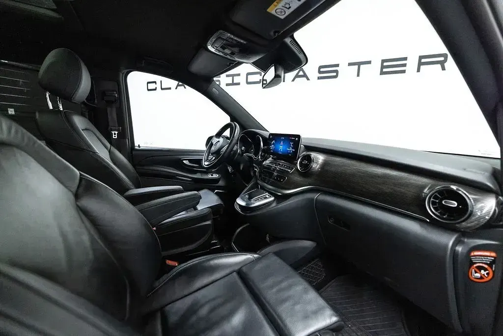 Gebraucht Mercedes EQV300 Avantgarde 150 kW (204 PS) 2022 Grau Van / Kleinbus