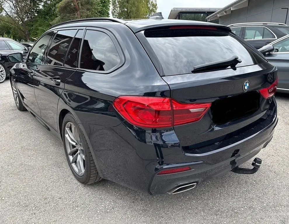 Gebraucht BMW 520 Shadowline 190 PS (139 kW) 2019 Schwarz Kombi