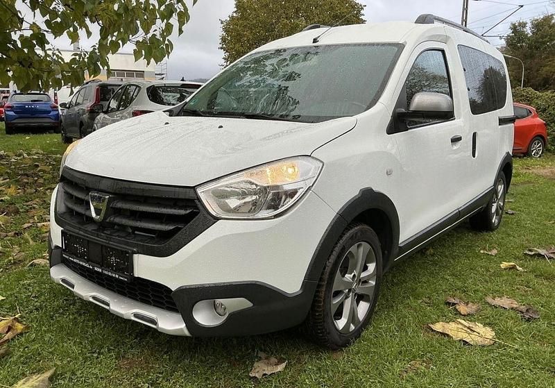 Gebraucht 2016 Dacia Dokker Stepway Van / Kleinbus | 9.980 € (Fairer Preis) - Bild 1/4