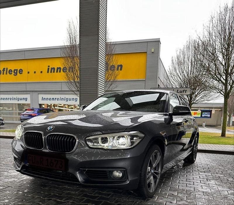 Gebraucht BMW 120 Sport Line 190 PS (139 kW) 2015 Grau Kleinwagen