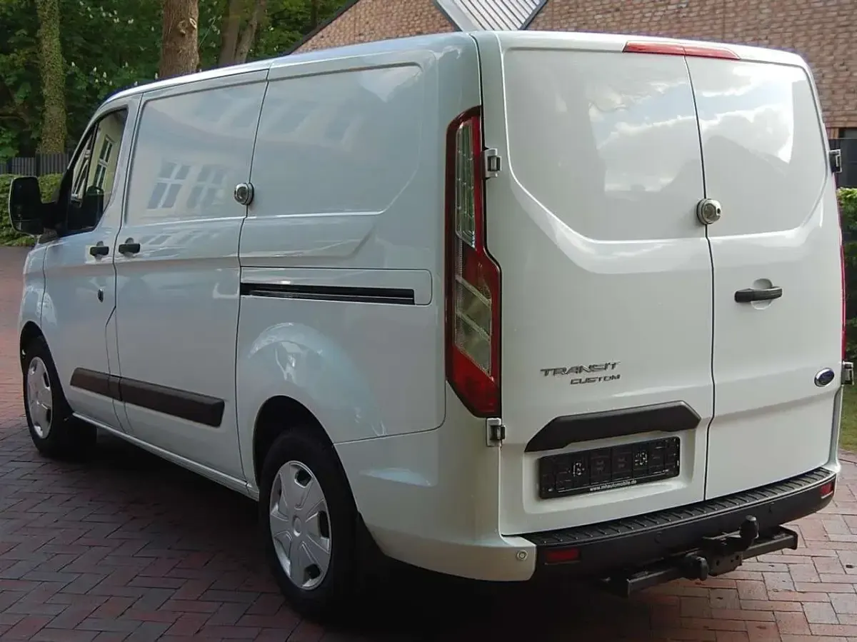 Gebraucht Ford Transit Custom Trend 131 PS (96 kW) 2021 Frostweiß Van / Kleinbus