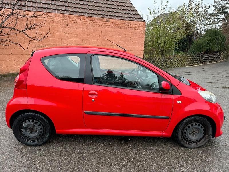Gebraucht Peugeot 107 Filou 68 PS (50 kW) 2007 Rot Kleinwagen