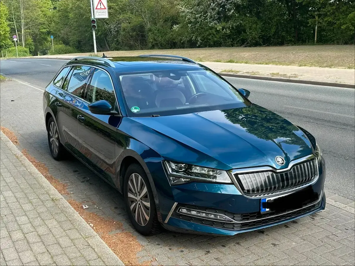 Gebraucht Skoda Superb 218 PS (160 kW) 2020 Blau Kombi