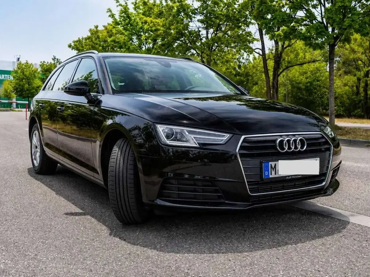 Gebraucht Audi A4 150 PS (110 kW) 2019 Schwarz Kombi