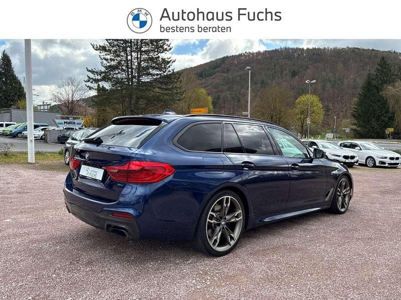 Gebraucht BMW 550 400 PS (294 kW) 2020 Mediterranblau metallic Kombi