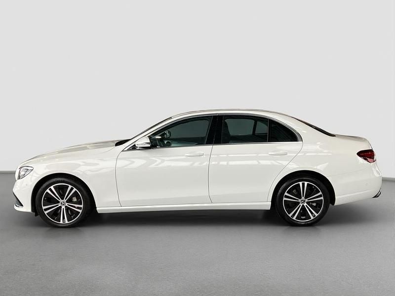 Gebraucht Mercedes E400 330 PS (242 kW) 2021 Unilack polarweiß Limousine