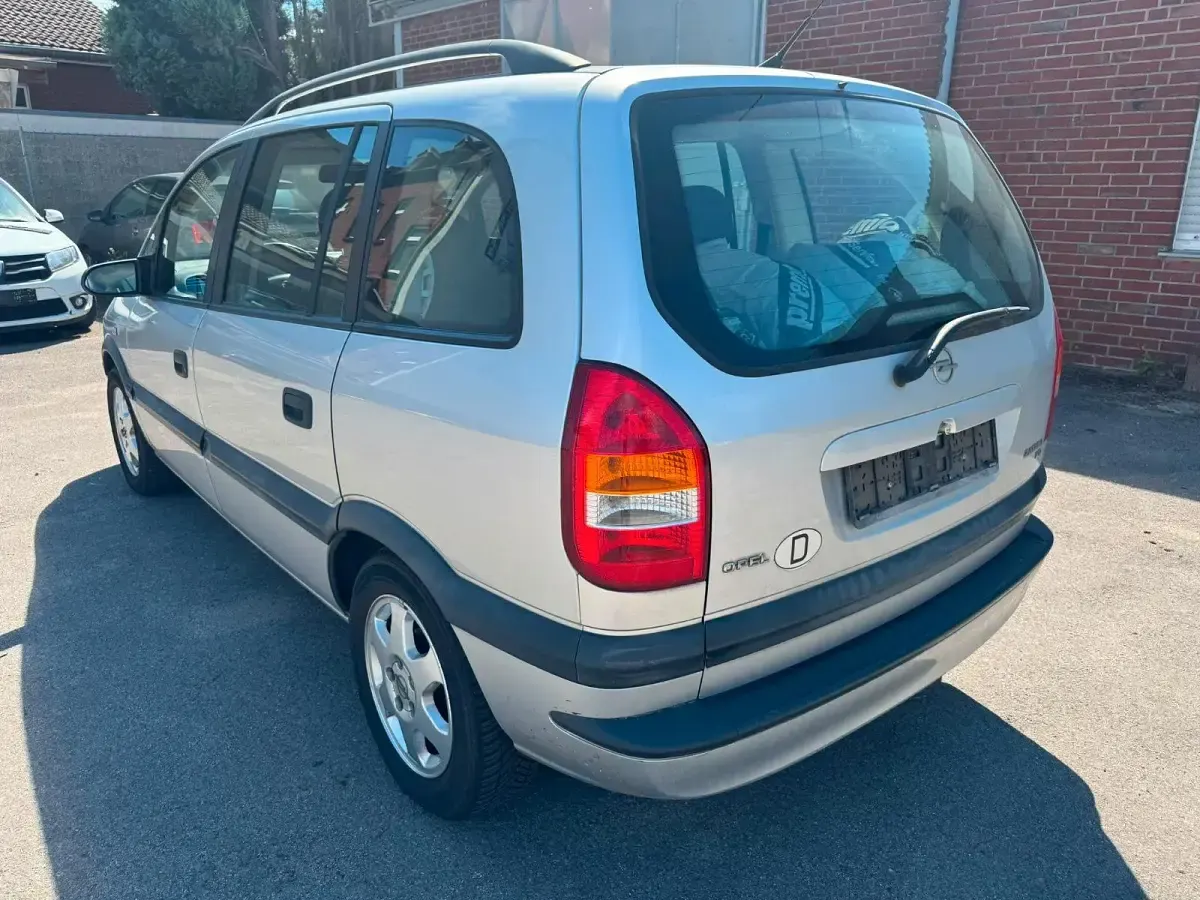 Gebraucht Opel Zafira Comfort 125 PS (91 kW) 2002 Other Van / Kleinbus