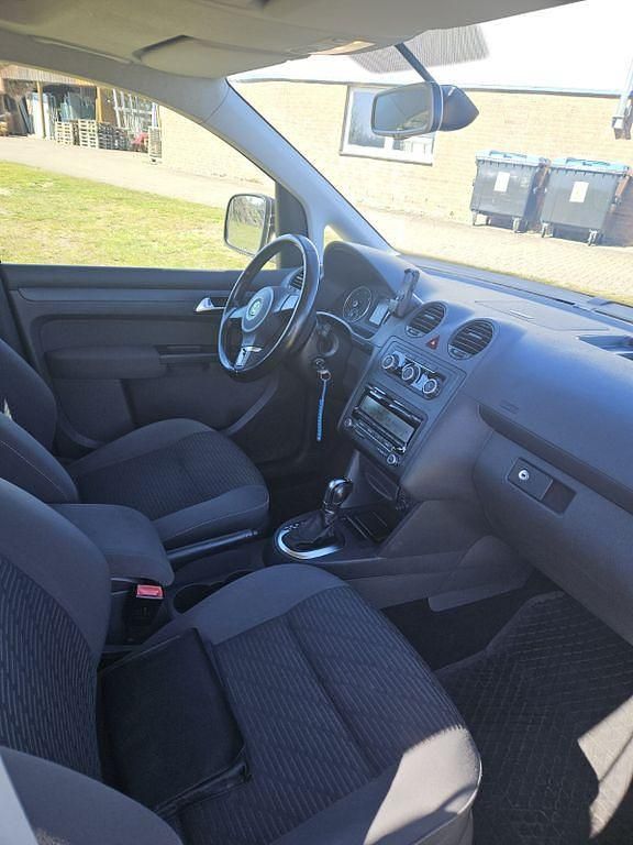 Używany VW Caddy Maxi 102 KM (75 kW) 2010 Brązowy Minivan