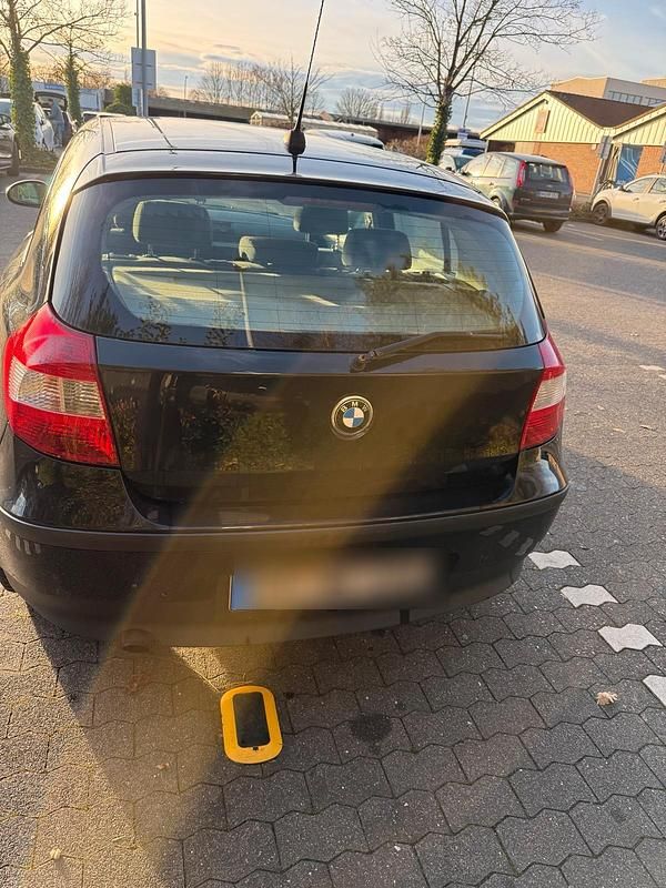 Gebraucht BMW 116 116 PS (85 kW) 2004 Schwarz Kleinwagen